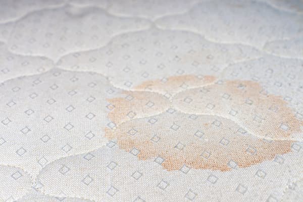 How to remove vomit stains from your mattress 